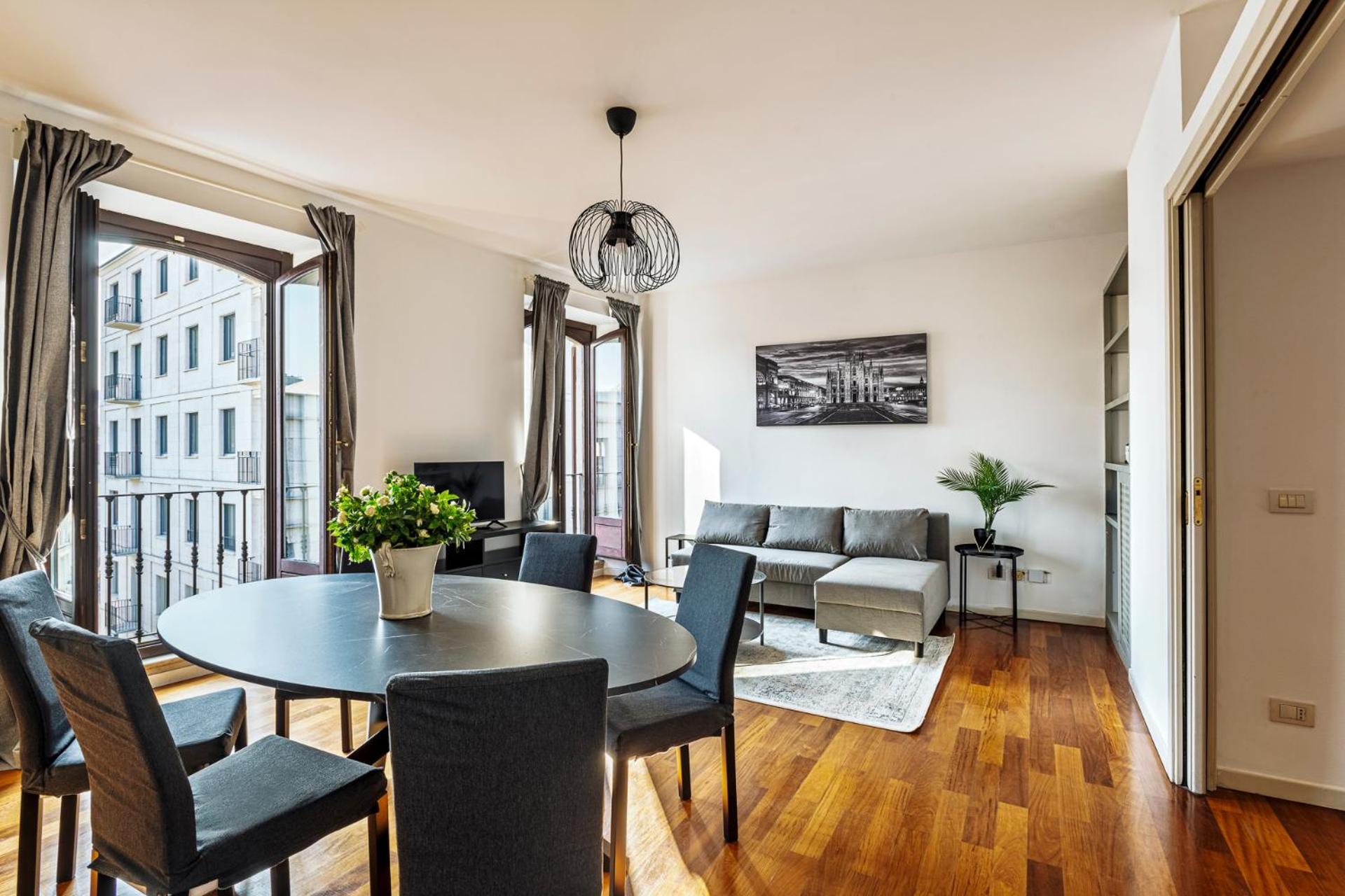 Elegant 2 Bedrooms Apartments Near Duomo Мілан Екстер'єр фото