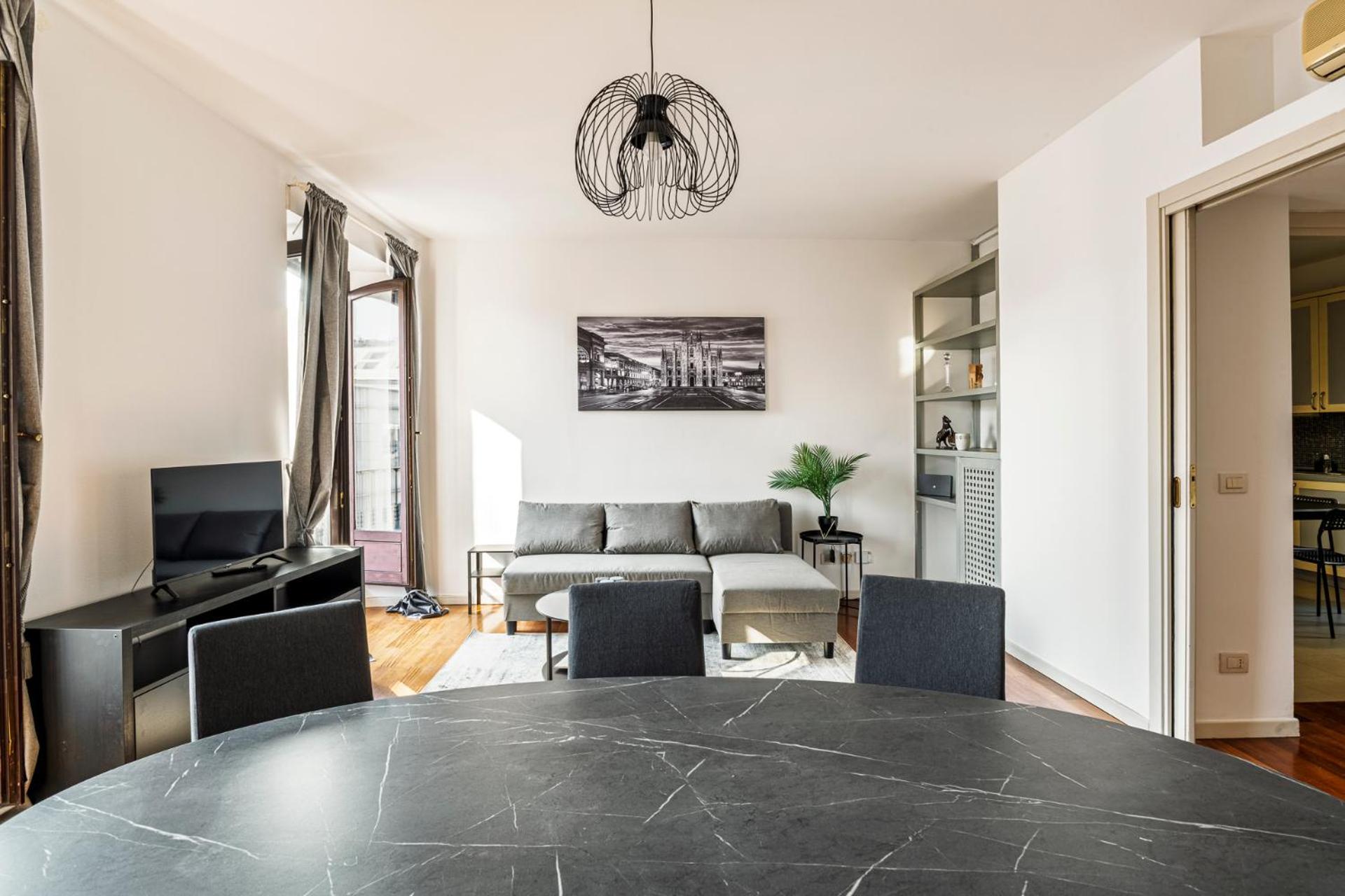 Elegant 2 Bedrooms Apartments Near Duomo Мілан Екстер'єр фото
