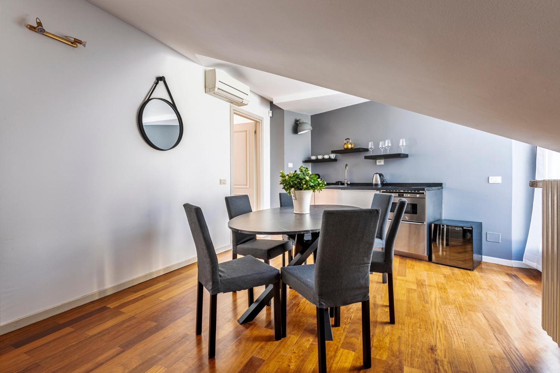 Elegant 2 Bedrooms Apartments Near Duomo Мілан Екстер'єр фото